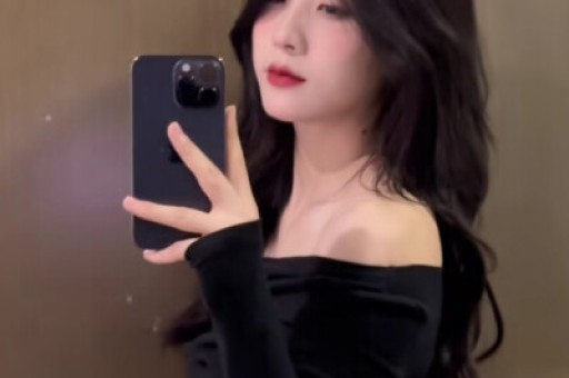 张凌赫评论区沦陷！连上8个热搜遭网友讽刺：39个人就崩溃了？