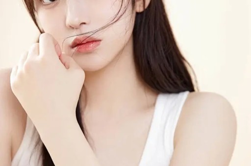 热搜压不住了！顶流男星下场开撕 女明星道歉后黑历史被扒